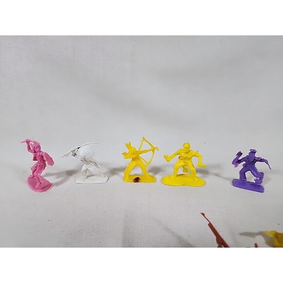 Vintage Lot Of 10 Cowboys And Indians Toy Plastic Figures - Picture 1 of 8